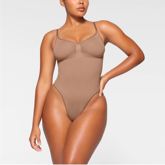 Skims Shapewear Bodysuit Seamless Thong Bodysuit New S Small - Picture 7 of 7